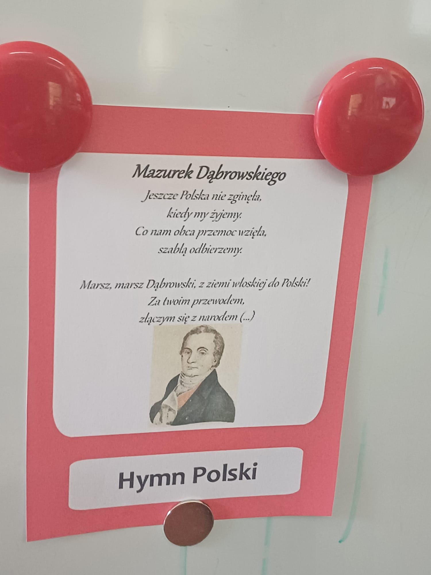 zieci wzięły też udział w zajęciach plastycznych i pokolorowały nasze symbole narodowe