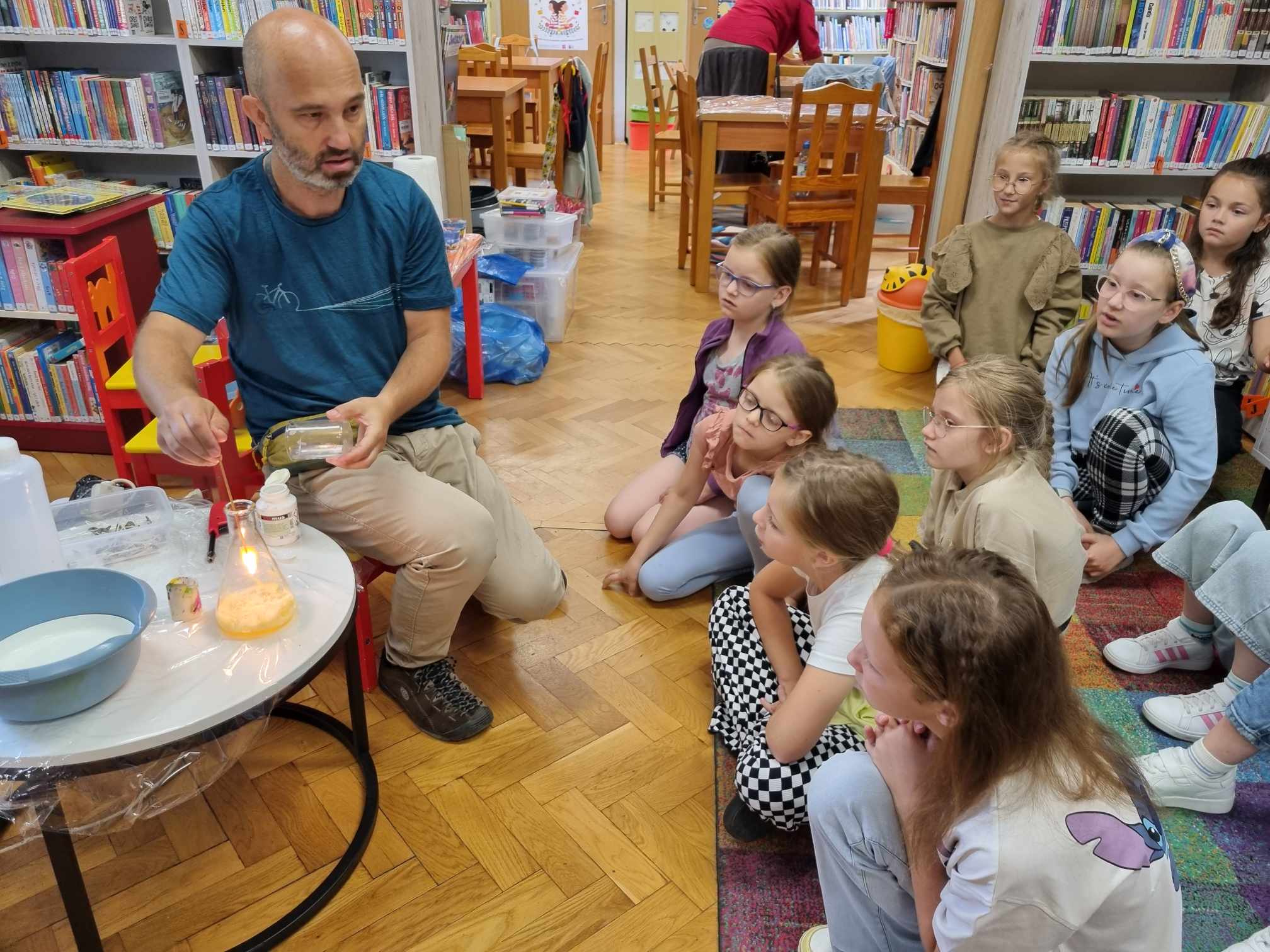 WAKACJE Z BIBLIOTEKĄ 2024