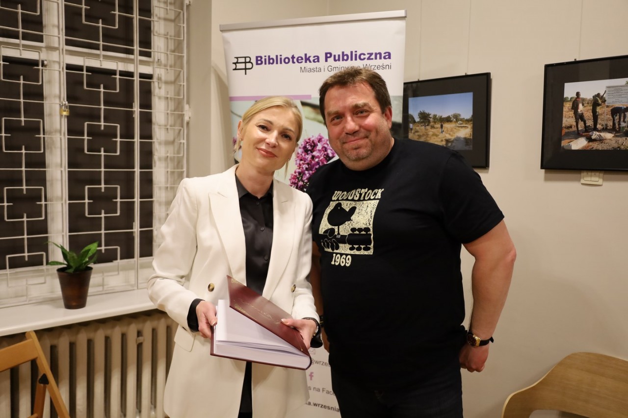 BARTOSZ WĘGLARCZYK WE WRZESIŃSKIEJ BIBLIOTECE