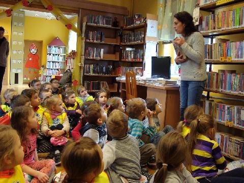 PRZEDSZKOLAK W BIBLIOTECE