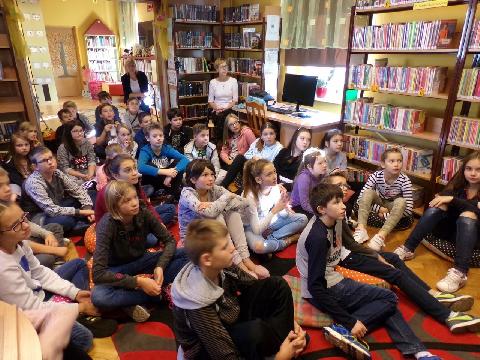 GŁOŚNE CZYTANIE W BIBLIOTECE