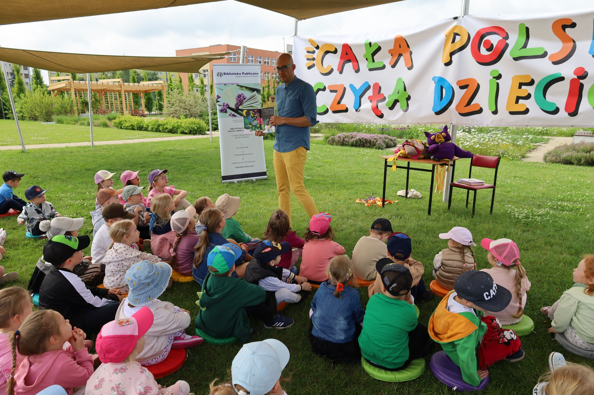 W dniach 2 i 3 czerwca nasza biblioteka wzięła udział w Międzynarodowej Akcji "Czytanie na Polanie" zorganizowanej w ramach Ogólnopolskiej Kampanii Społecznej "Cała Polska Czyta Dzieciom". 