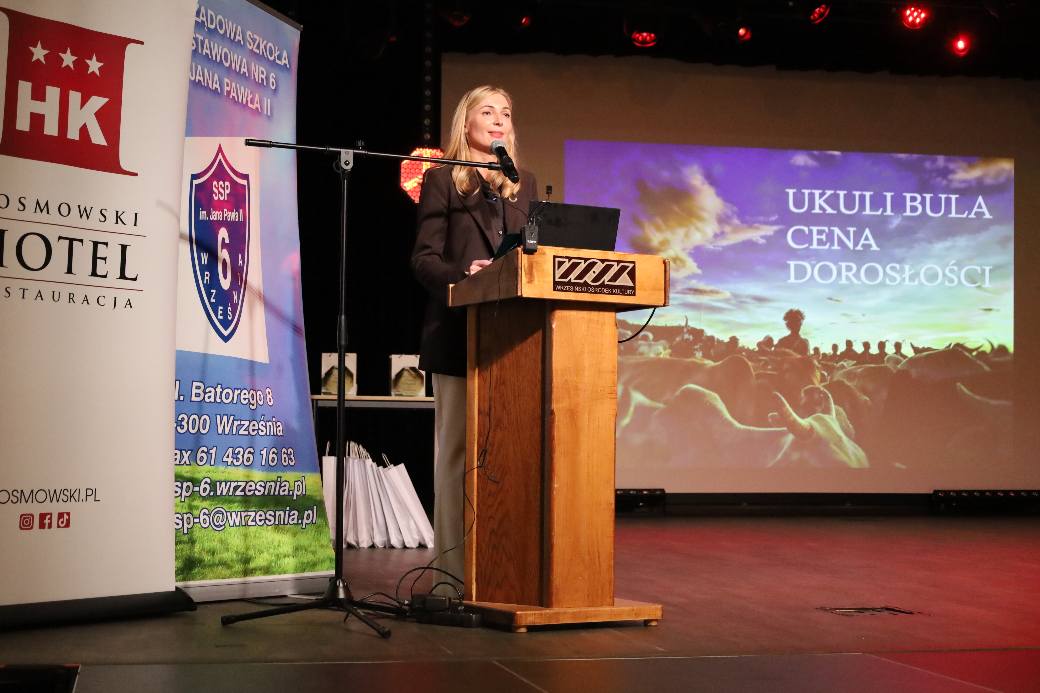 PRZEMYSŁAW KOSSAKOWSKI GOŚCIEM BIBLIOTEKI