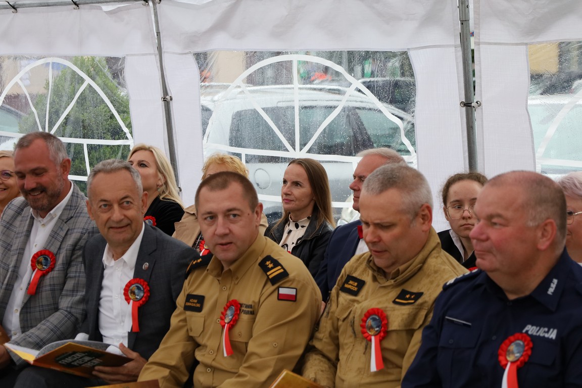 NARODOWE CZYTANIE PRZY DŹWIĘKACH HARFY