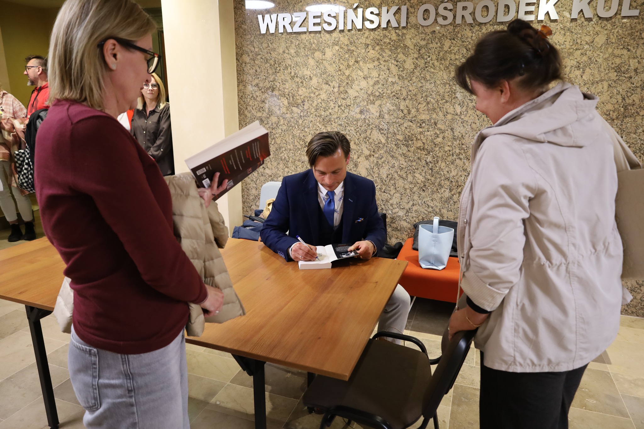 Spotkanie z Maxem Czornyjem, zorganizowanym jako wieńczące Tydzień Bibliotek przez naszą bibliotekę